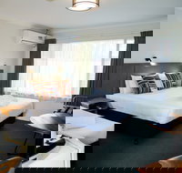 Batemans Bay Hotel - Tourism Search