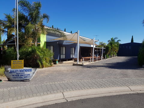 Johlie's Boathouse - Tourism Search 0