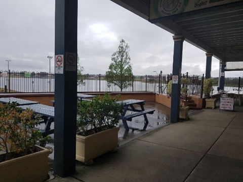 Crown Hotel Motel - Tourism Search 1