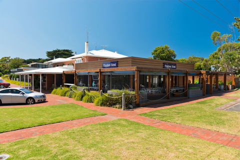 Flinders Hotel - Tourism Search 1