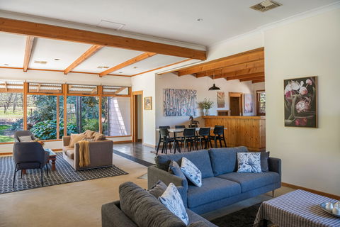 McLaren Vale Getaways - Tourism Search 1