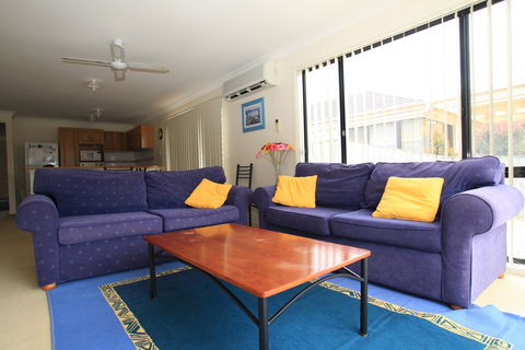 Waterfront Getaway In Sussex - Tourism Search 1