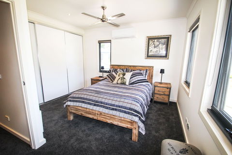 Avignon In Bright - Tourism Search 0