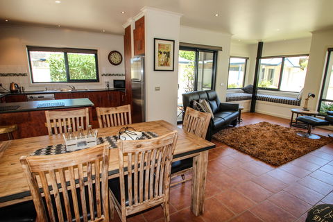 Avignon In Bright - Tourism Search 1