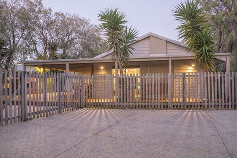 Boardwalk - Tourism Search 0