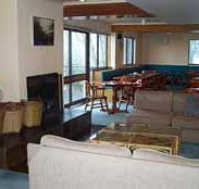 Trackers Mountain Lodge - Tourism Search