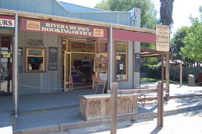 Emmylou Paddle Steamer - Tourism Search 2