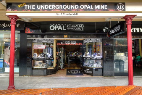 Unique Opal And Diamond Mine  - The Underground Opal Mine - Tourism Search 2