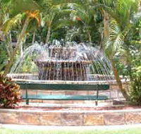 Bauer and Wiles Memorial Fountain - Tourism Search