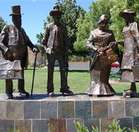 Dad Dave Mum and Mabel - Tourism Search