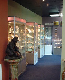 Billabong Blue Sapphires - Tourism Search 0