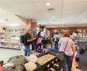 National Dinosaur Museum - Tourism Search 5