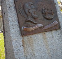 Thunderbolt's Statue and Constable Walker Memorial - Tourism Search