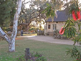 Overland Corner Hotel - Tourism Search 1