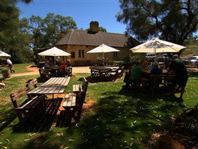 Overland Corner Hotel - Tourism Search 3