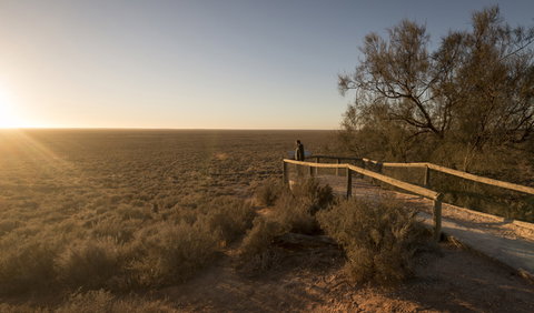Mungo Lookout - Tourism Search 0