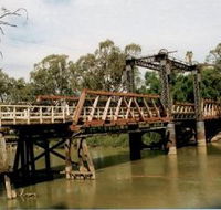 Swan Hill - Murray River Road Bridge - Tourism Search