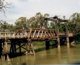 Swan Hill - Murray River Road Bridge - Tourism Search 0