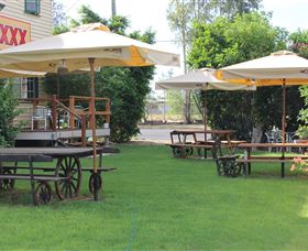 Francis Hotel Thallon - Tourism Search 1