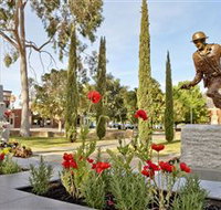 Private Robert Mactier Statue - Tourism Search