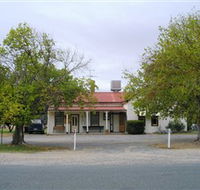 Round Hill Hotel - Tourism Search