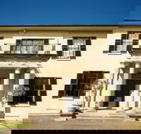 Wivenhoe House - Tourism Search