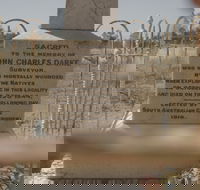 Darke's Grave - Tourism Search