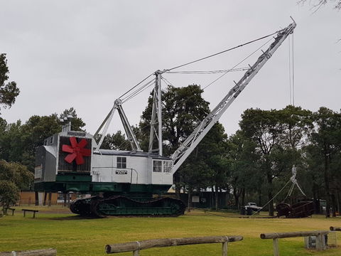 Coleambally Bucyrus Erie Dragline Excavator - Tourism Search 0