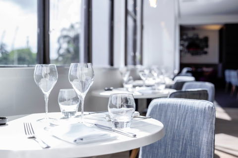 MRepublic Restaurant, Bar And Lounge - Tourism Search 7