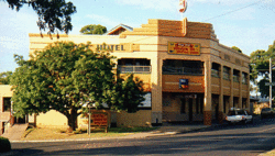 Royal Hotel Drouin - Tourism Search