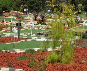 18 Hole Mini Golf - Club Husky - Tourism Search 0