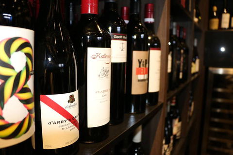V -wall Tavern Blue Water Brasserie - Tourism Search 2