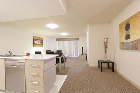Verandah Apartments - Tourism Search 5