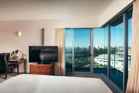 The Port Lincoln Hotel - Tourism Search 6