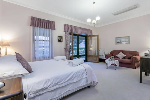 Abbotsford Country House - Tourism Search 5
