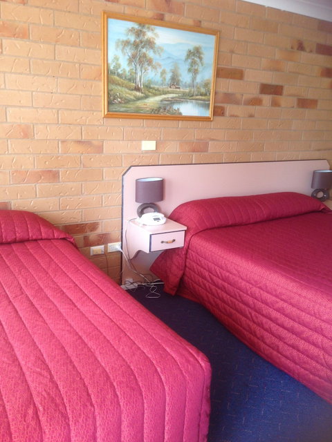 North Parkes Motel - Tourism Search 3