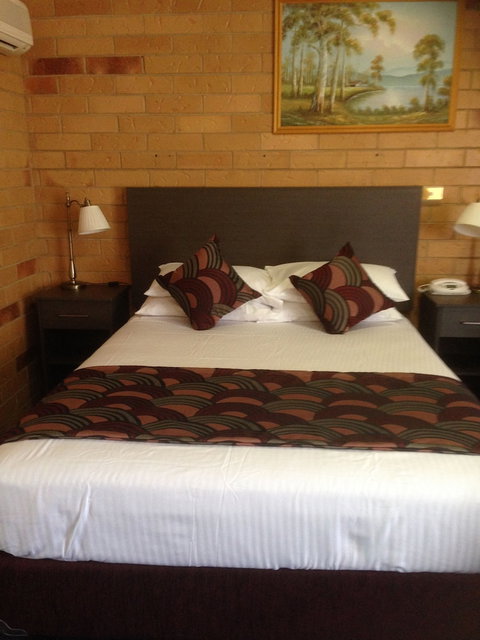 North Parkes Motel - Tourism Search 4