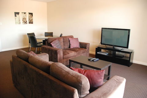 Spinnakers By Rockingham Apartments - Tourism Search 4