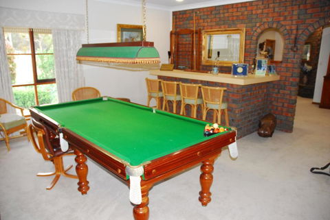 Gaerwood B & B - Tourism Search 3