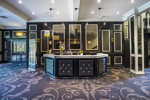 Nightcap At Skyways Hotel - Tourism Search 3