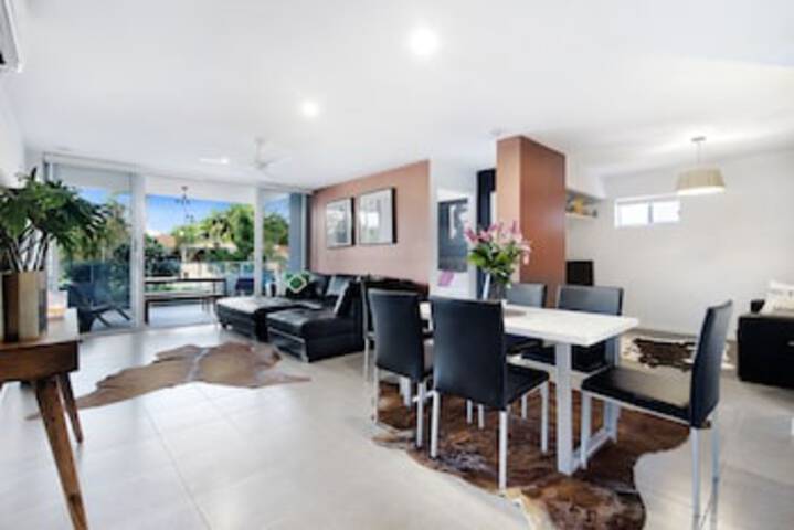 Bundall QLD Tourism Search