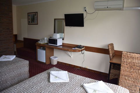 Valley Views Motel & Chalets - Tourism Search 4