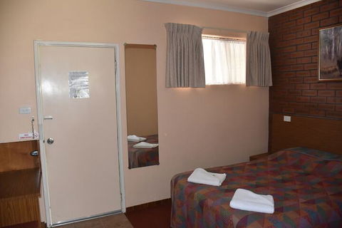 Valley Views Motel & Chalets - Tourism Search 7
