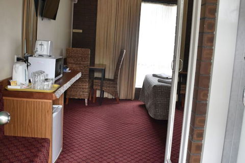 Valley Views Motel & Chalets - Tourism Search 6