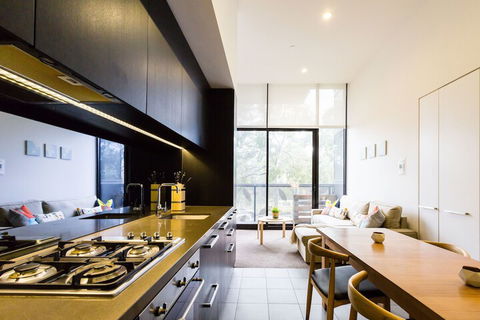 GEORGE, 1BDR North Melbourne Apartment - Tourism Search 4