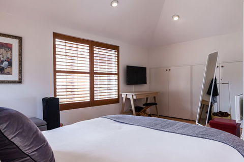 VERA, 1BDR South Melbourne Apartment - Tourism Search 0