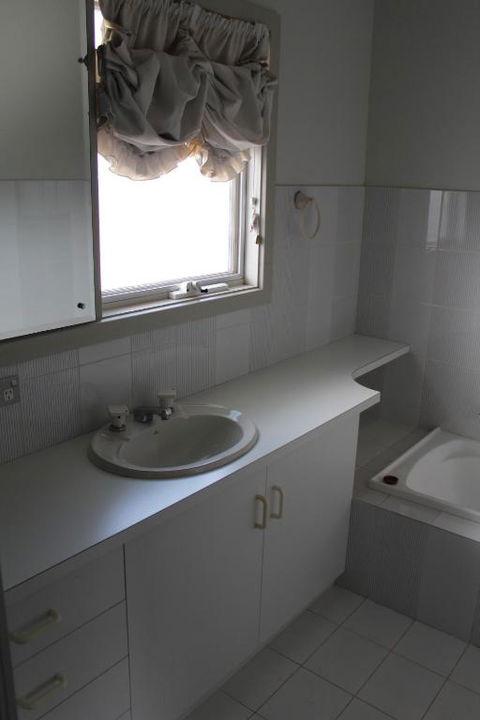 Relax At The Marina - Tourism Search 6