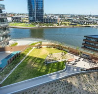 Onelife Docklands Luxury Apartment - Tourism Search