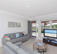 Surf Break 10A Tuna Downstairs - Tourism Search