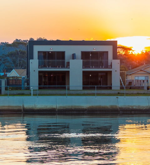 Ulverstone Waterfront Apartments - Tourism Search 0